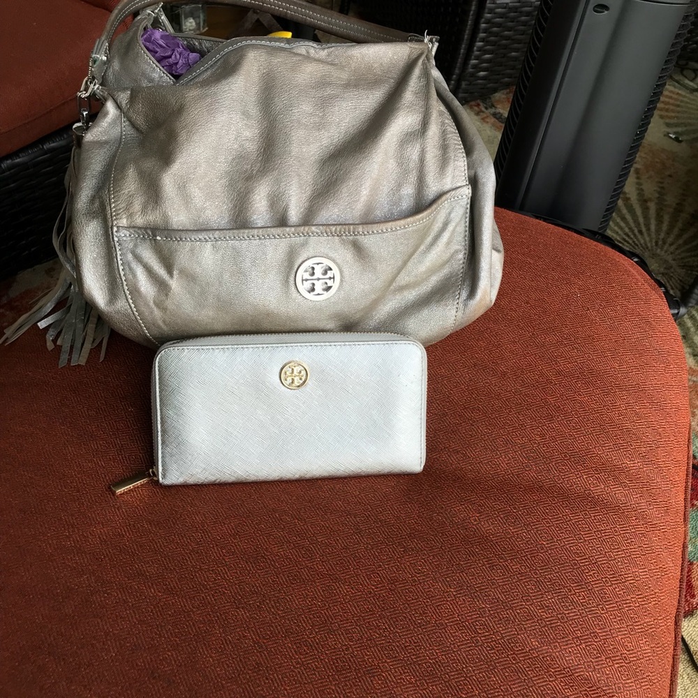 Tory Burch Silver Dean Hobo HandBag & Wallet
